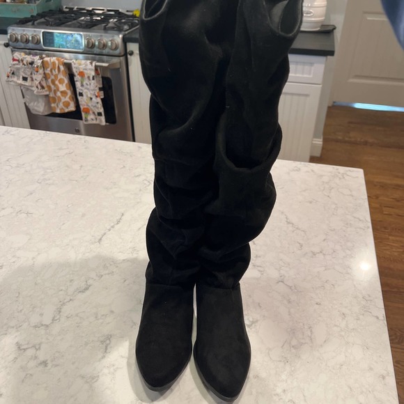 Qupid Women's Tall Black Suede Closed‎ Point Toe Pull On Slouchy Boots Size 6 - Picture 1 of 7